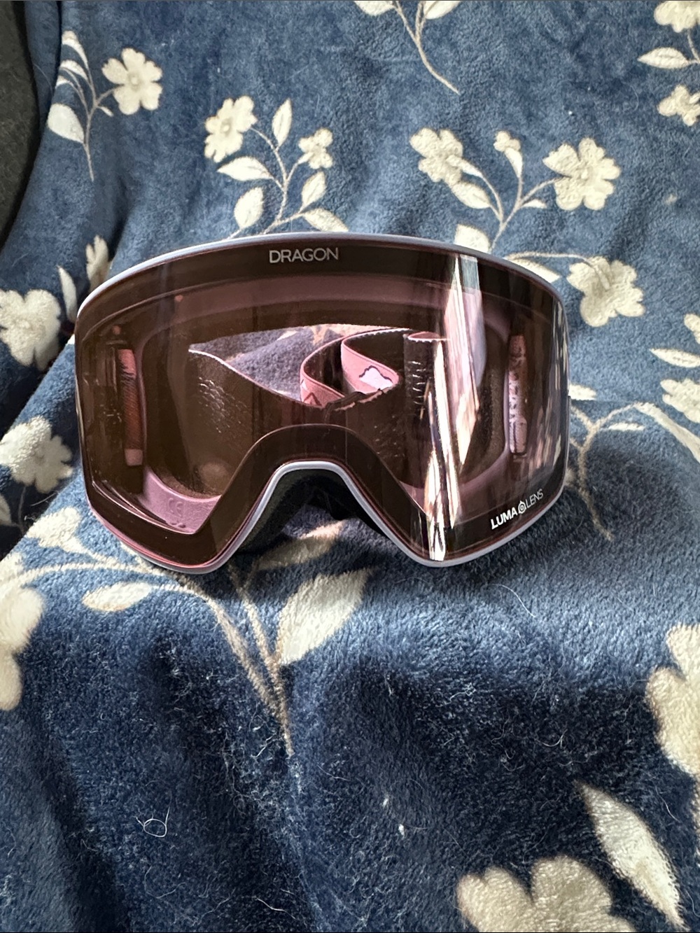 **Never Used**Dragon NFX2 LumaLens Ski/Snowboard Goggles in Rose Lens